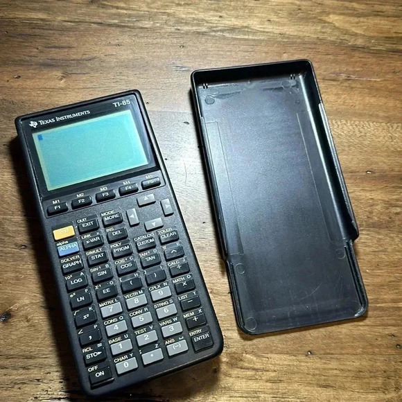 TEXAS INSTRUMENTS Ti85 Graphing Calculator in Black •WORKS!• Includes Cover! - Picture 4 of 16